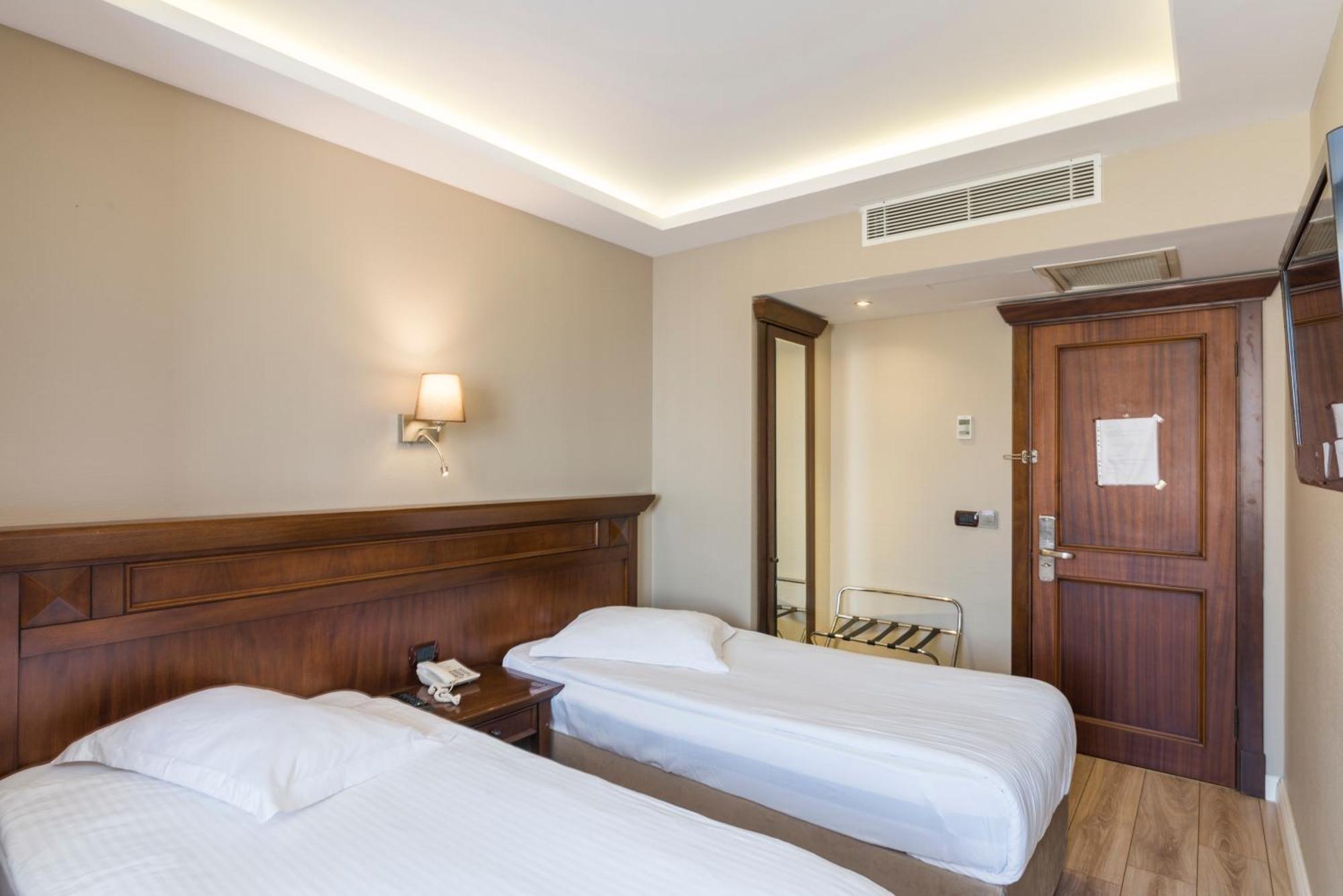 Semsan Hotel Istanbul Exteriör bild