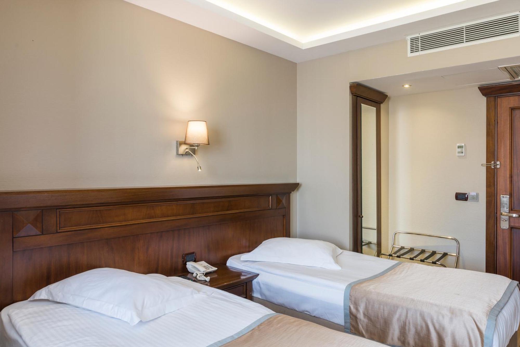 Semsan Hotel Istanbul Exteriör bild
